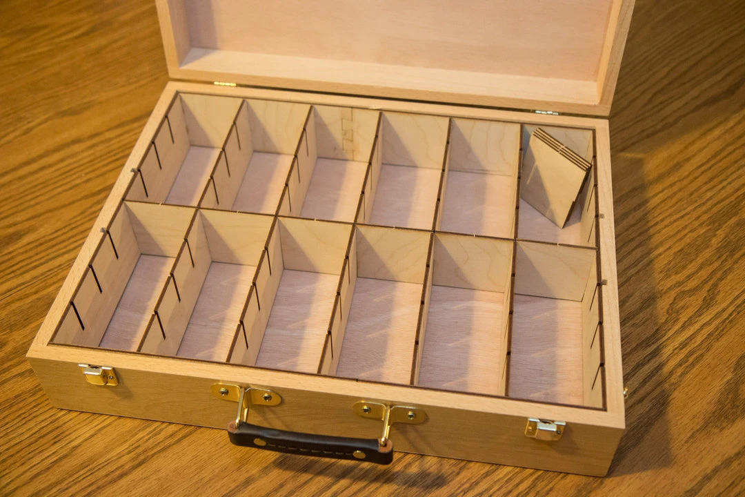 The Broken Token Broken Token - Custom Engraved Dominion Case And Organizer Set 2 The Broken Token Broken Token - Custom Engraved Dominion Case And Organizer Set