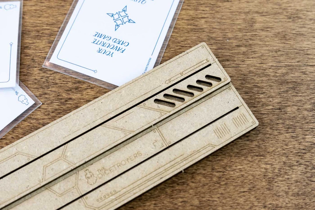 Import Games The Dicetroyers - Pick And Play Card Holder: Crate Version – Double Row (Italy Import) 5 Import Games The Dicetroyers - Pick And Play Card Holder: Crate Version – Double Row (Italy Import)