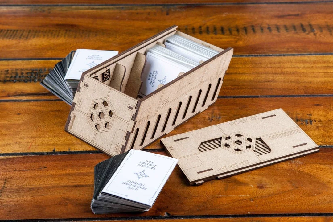 The Dicetroyers - Deck Holder: Crate Version (250 Standard Size Sleeved Cards) (Italy Import) 4 The Dicetroyers - Deck Holder: Crate Version (250 Standard Size Sleeved Cards) (Italy Import)