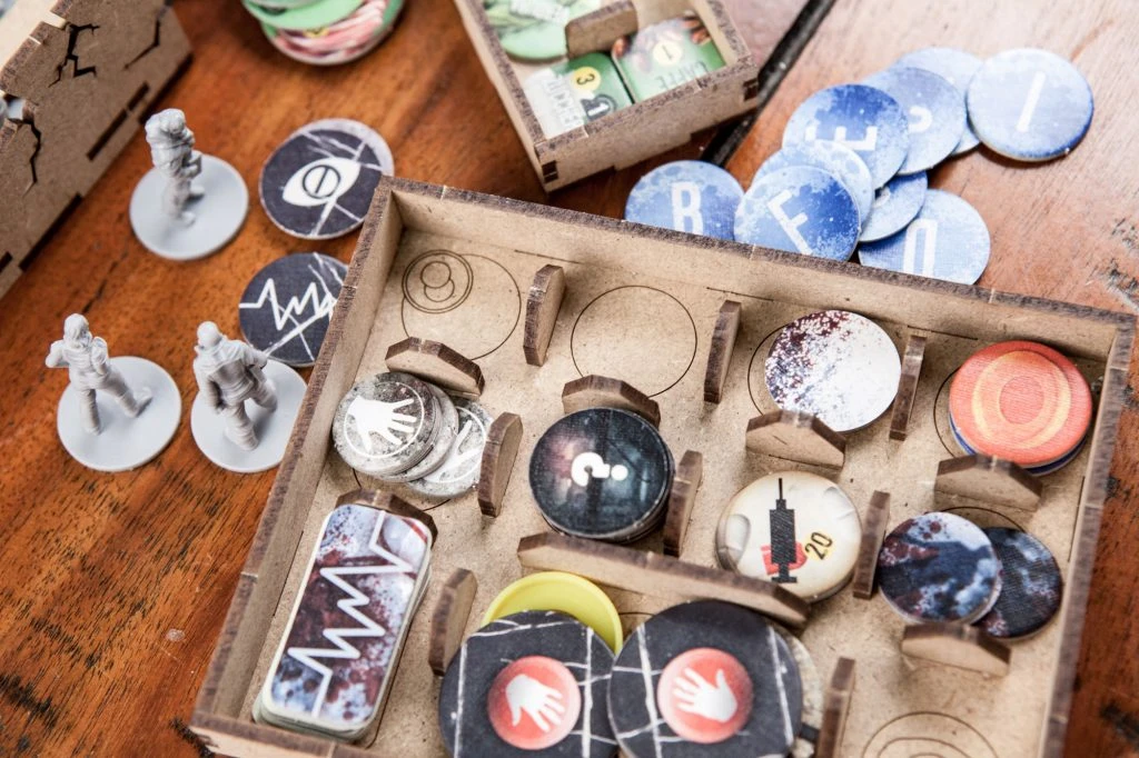 Import Games The Dicetroyers - This War Of Mine (Base Game Or With Tales From The Ruined City Exp) (Italy Import) 16 Import Games The Dicetroyers - This War Of Mine (Base Game Or With Tales From The Ruined City Exp) (Italy Import)